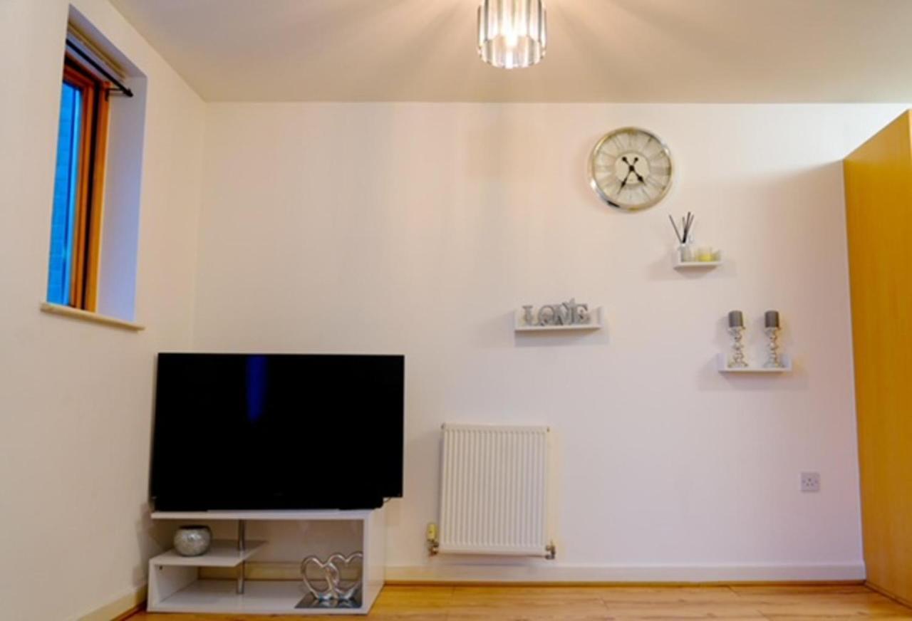 런던 1 Bed - Sleeps 2 - 7 Min Walk To Hackney Station 아파트 외부 사진