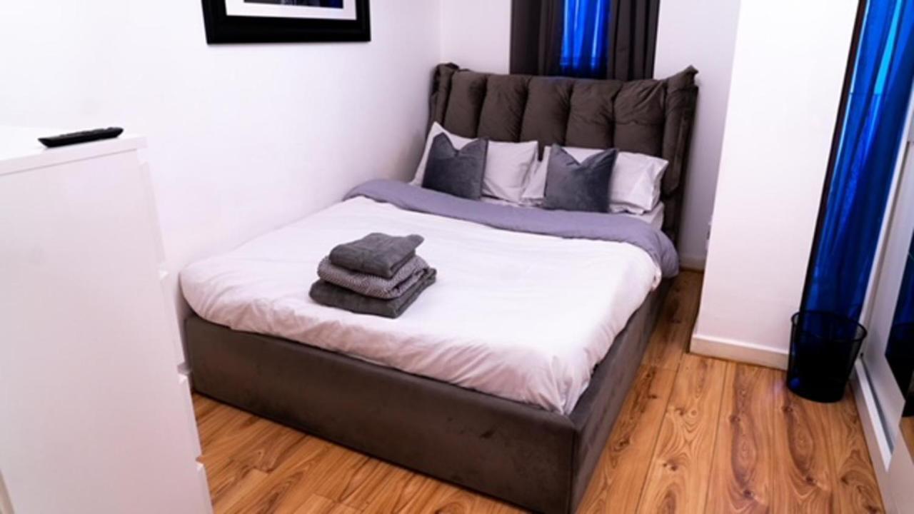 런던 1 Bed - Sleeps 2 - 7 Min Walk To Hackney Station 아파트 외부 사진