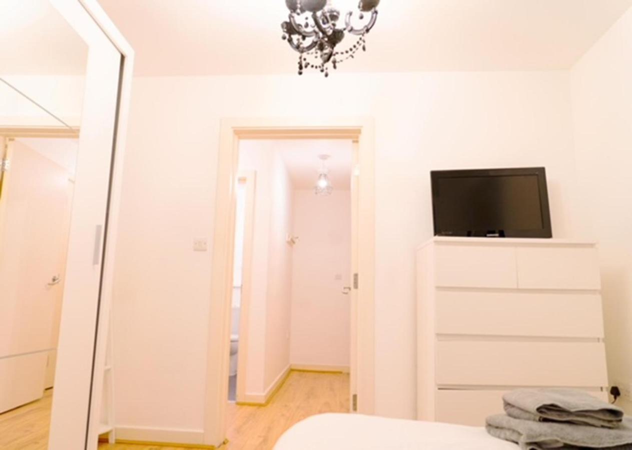 런던 1 Bed - Sleeps 2 - 7 Min Walk To Hackney Station 아파트 외부 사진